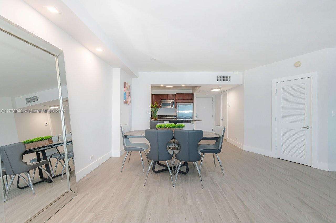Roney Palace at 2301 Collins Ave, Miami Beach, FL 33139 - For Sale photo 14
