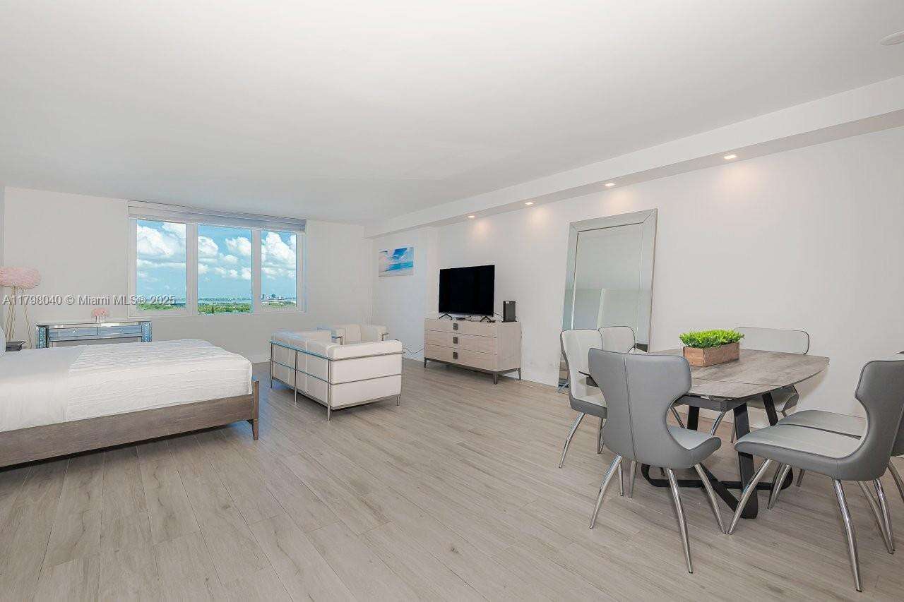 Roney Palace at 2301 Collins Ave, Miami Beach, FL 33139 - For Sale photo 3