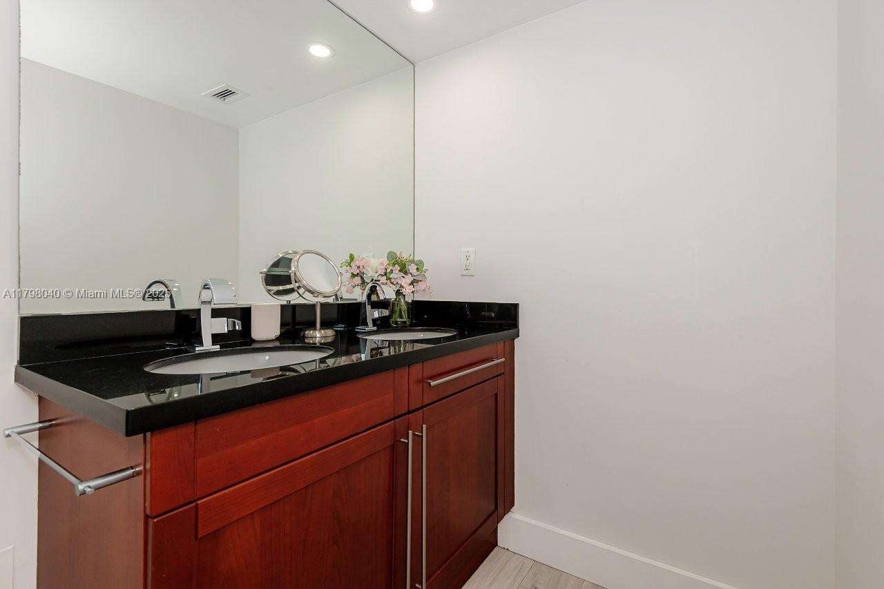 Roney Palace at 2301 Collins Ave, Miami Beach, FL 33139 - For Sale photo 22