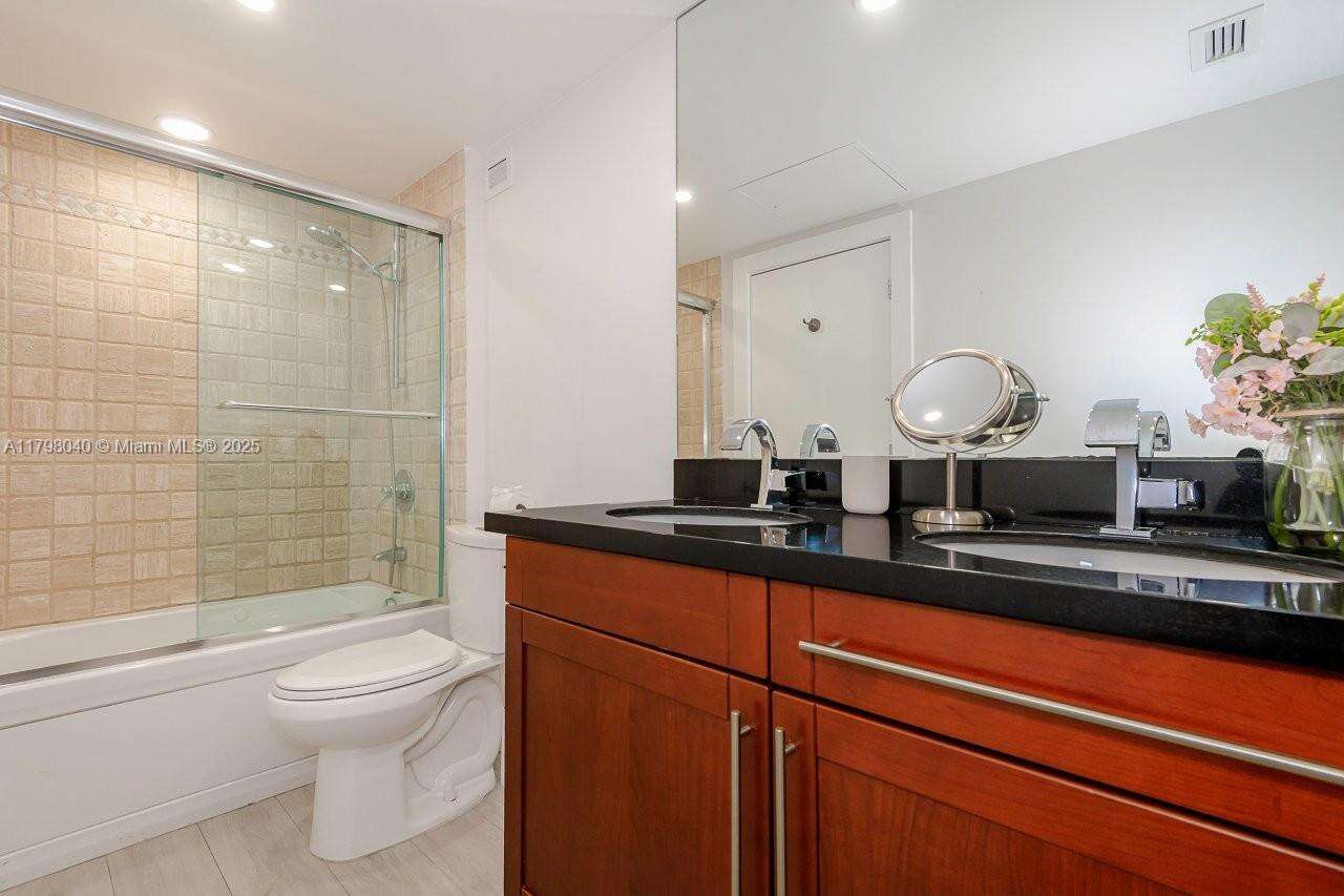 Roney Palace at 2301 Collins Ave, Miami Beach, FL 33139 - For Sale photo 23