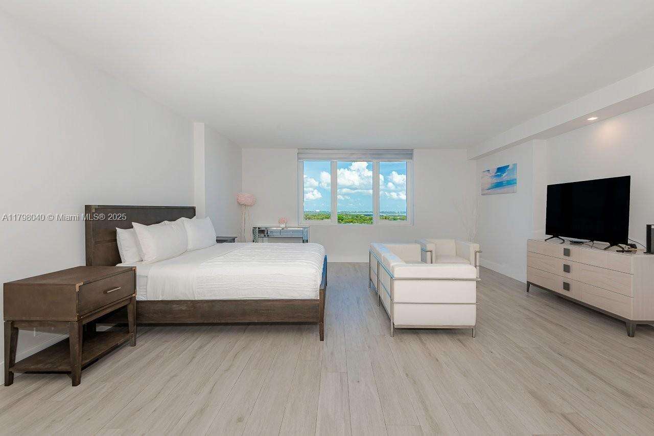 Roney Palace at 2301 Collins Ave, Miami Beach, FL 33139 - For Sale photo 5