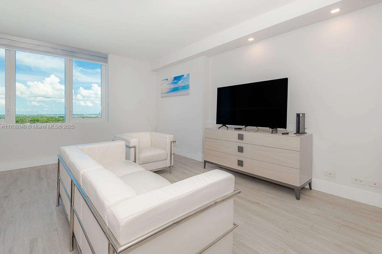 Roney Palace at 2301 Collins Ave, Miami Beach, FL 33139 - For Sale photo 7