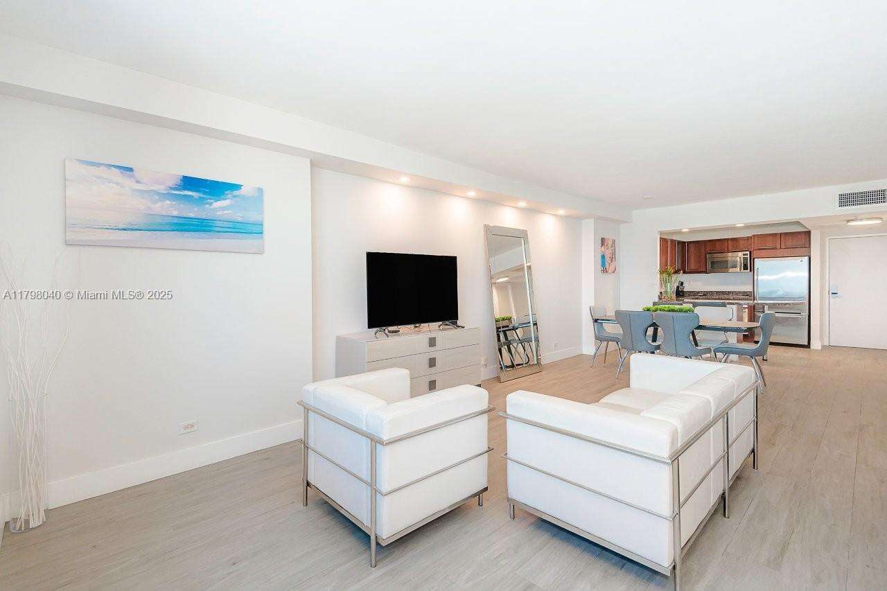 Roney Palace at 2301 Collins Ave, Miami Beach, FL 33139 - For Sale photo 10