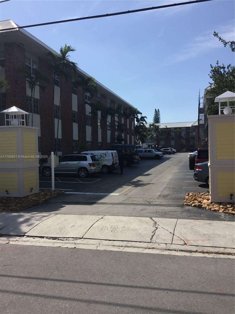 Village At Harbor Beach Condo Bldg B Condos for Sale & Rent | Picture 1