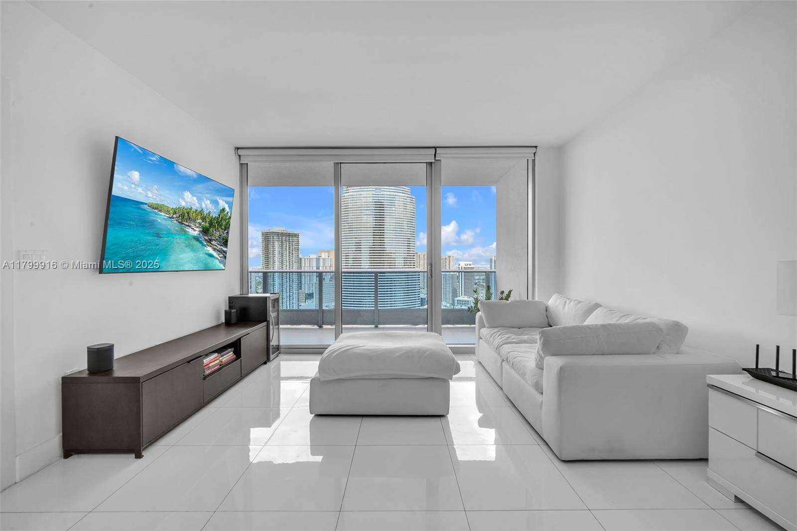 Epic Residences at 200 Biscayne Blvd Way, Miami, FL 33131 - For Sale photo 1