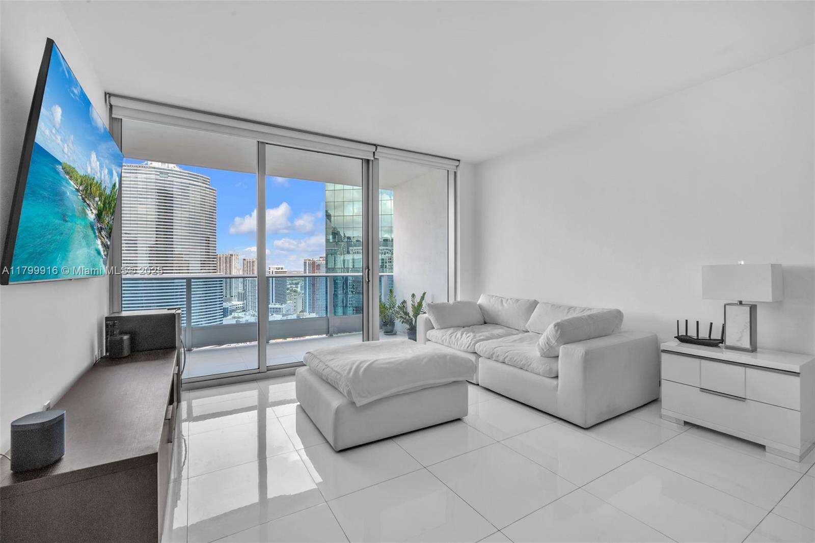 Epic Residences at 200 Biscayne Blvd Way, Miami, FL 33131 - For Sale photo 2