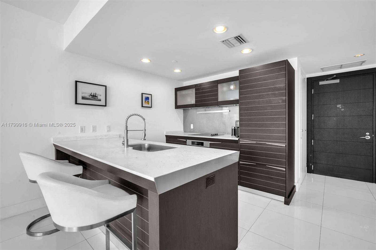 Epic Residences at 200 Biscayne Blvd Way, Miami, FL 33131 - For Sale photo 5