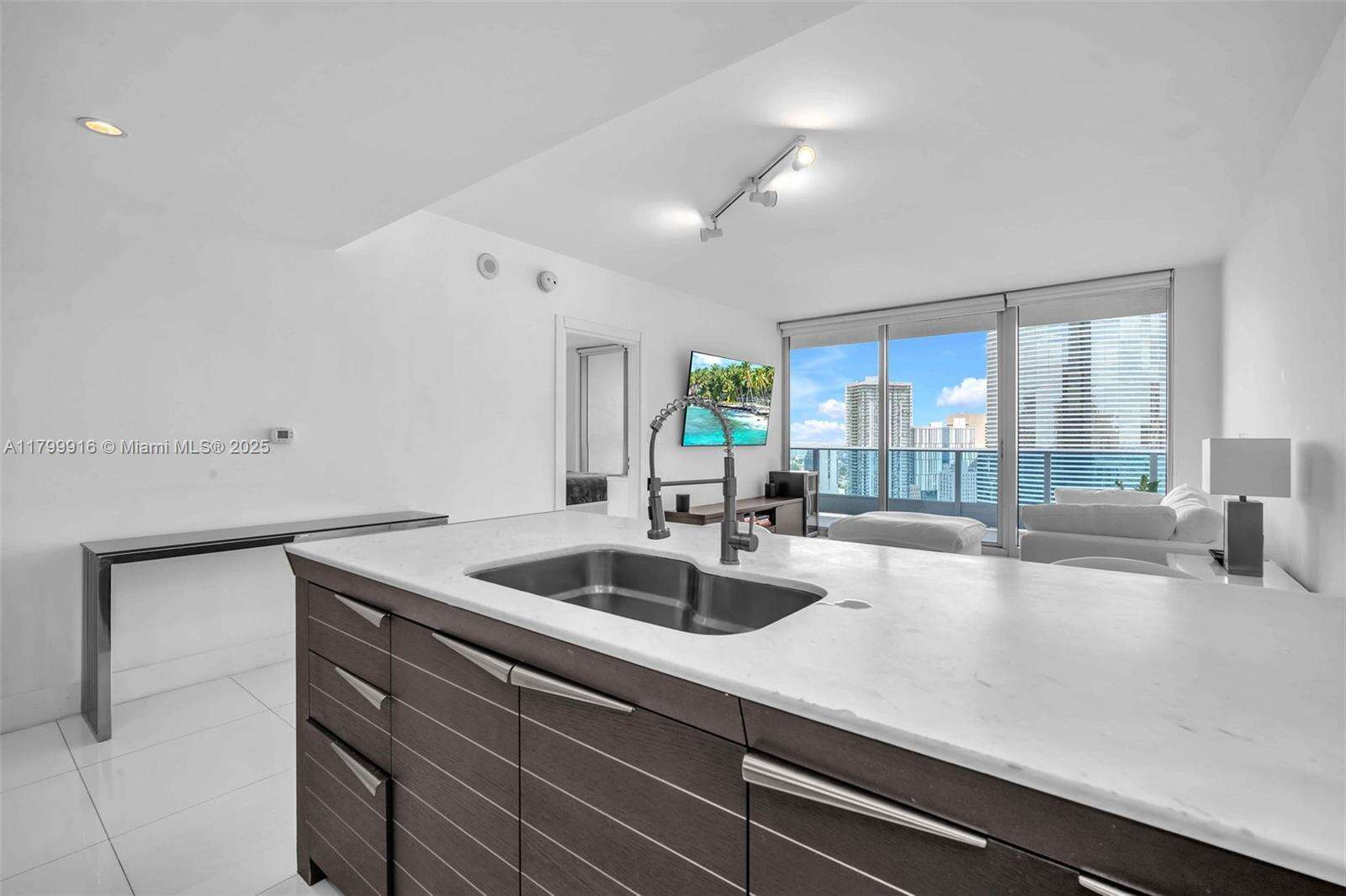 Epic Residences at 200 Biscayne Blvd Way, Miami, FL 33131 - For Sale photo 6