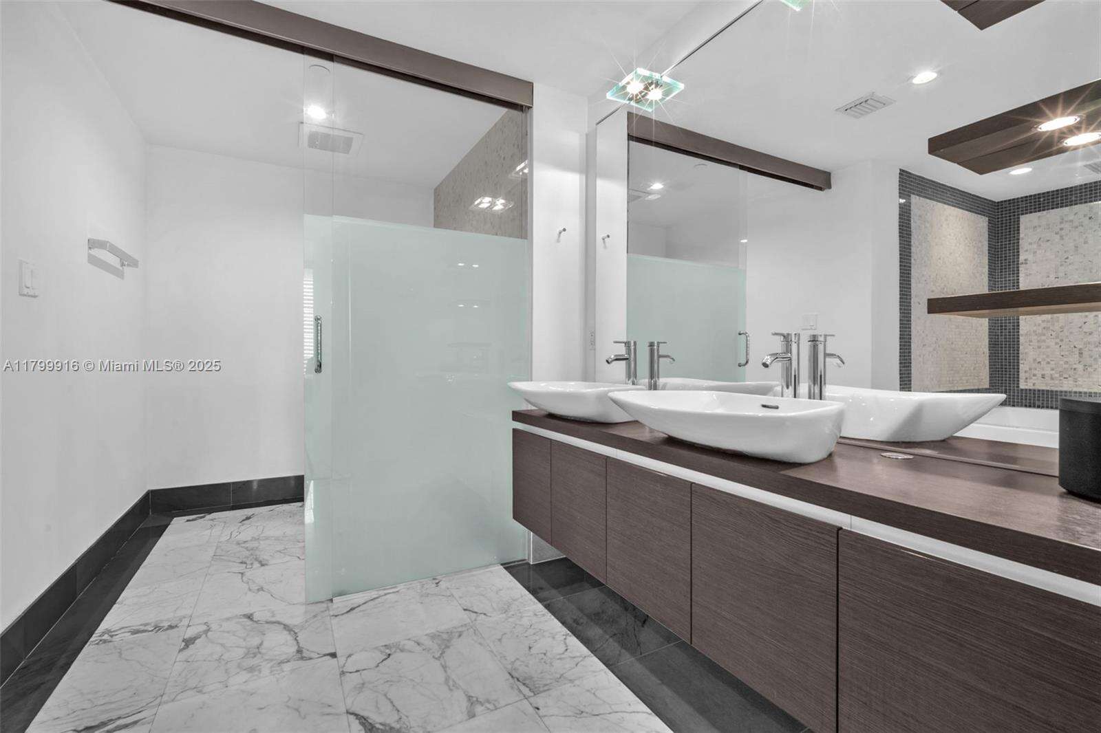 Epic Residences at 200 Biscayne Blvd Way, Miami, FL 33131 - For Sale photo 9