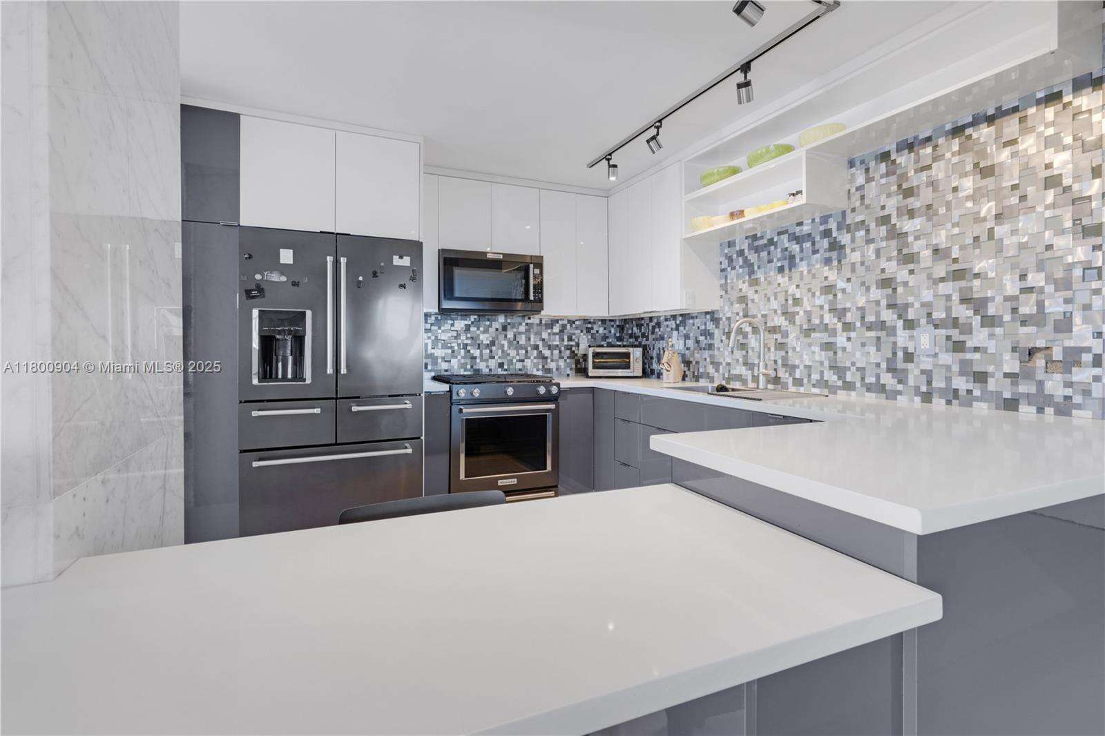 Parker Plaza at 2030 Ocean Dr, Hallandale Beach, FL 33009 - For Sale photo 11