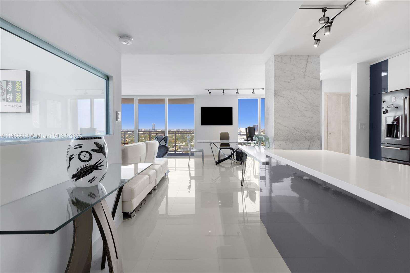 Parker Plaza at 2030 Ocean Dr, Hallandale Beach, FL 33009 - For Sale photo 17