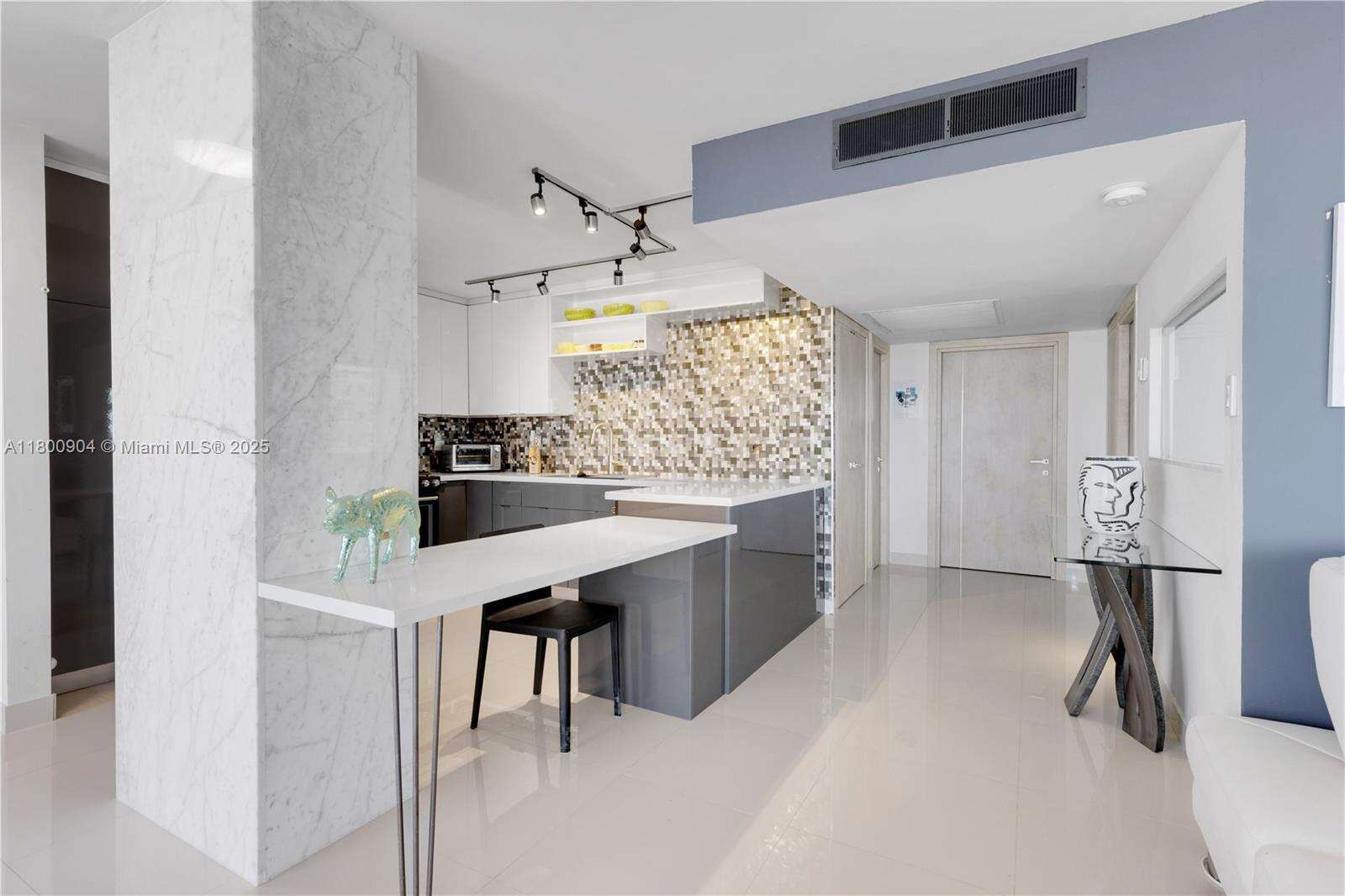 Parker Plaza at 2030 Ocean Dr, Hallandale Beach, FL 33009 - For Sale photo 10