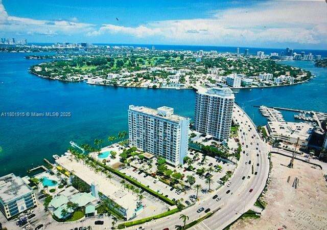 Kennedy House Cond0 Condos for Sale & Rent | Picture 1