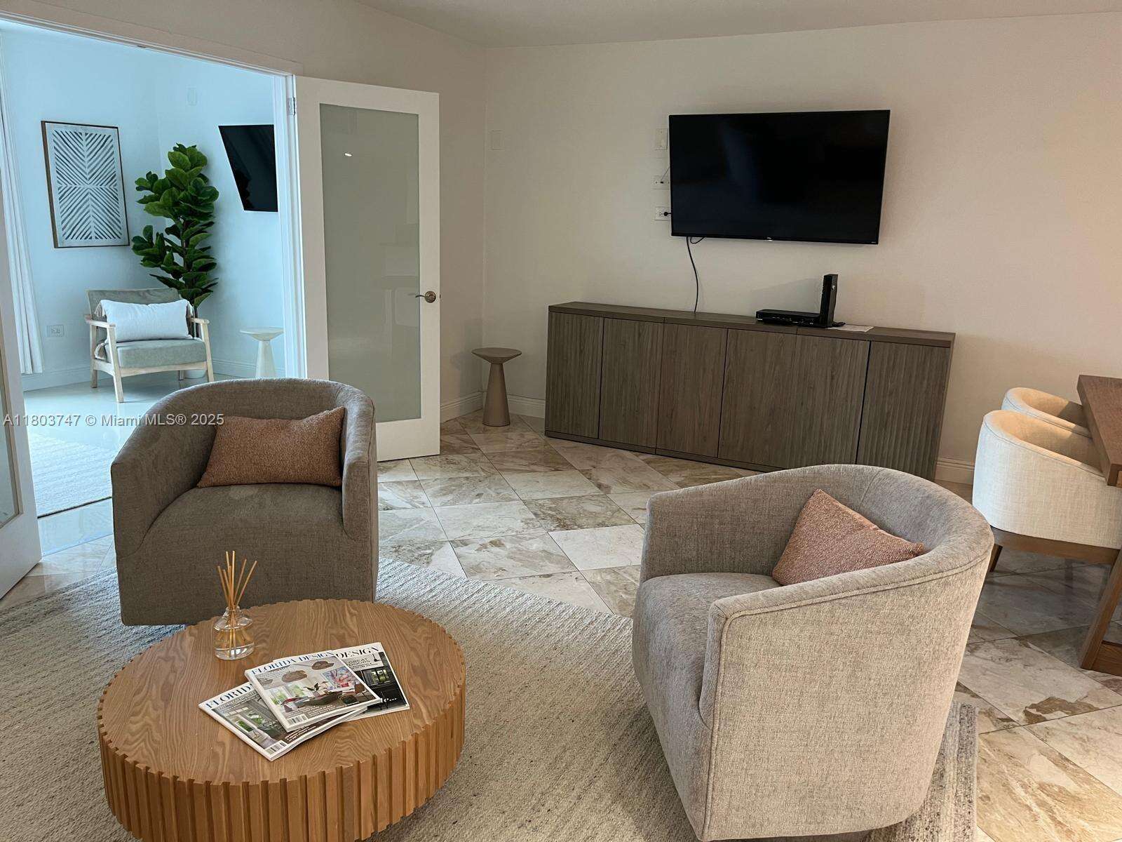 Roney Palace at 2301 Collins Ave, Miami Beach, FL 33139 - For Sale photo 2