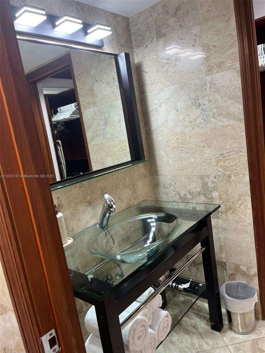 Roney Palace at 2301 Collins Ave, Miami Beach, FL 33139 - For Sale photo 14