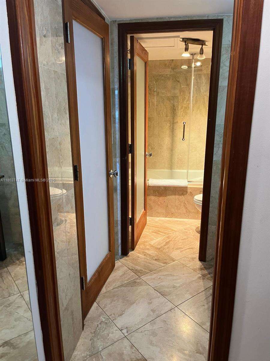 Roney Palace at 2301 Collins Ave, Miami Beach, FL 33139 - For Sale photo 15