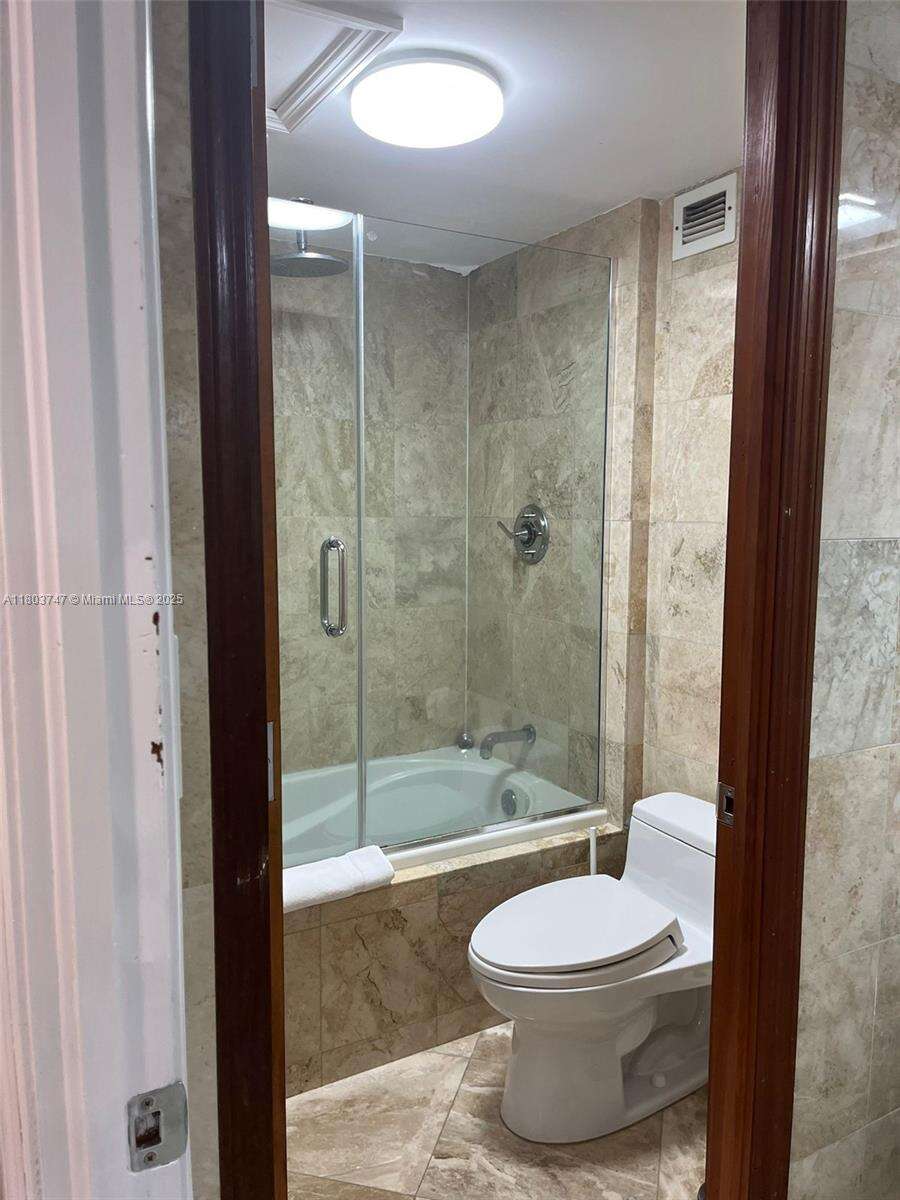 Roney Palace at 2301 Collins Ave, Miami Beach, FL 33139 - For Sale photo 16