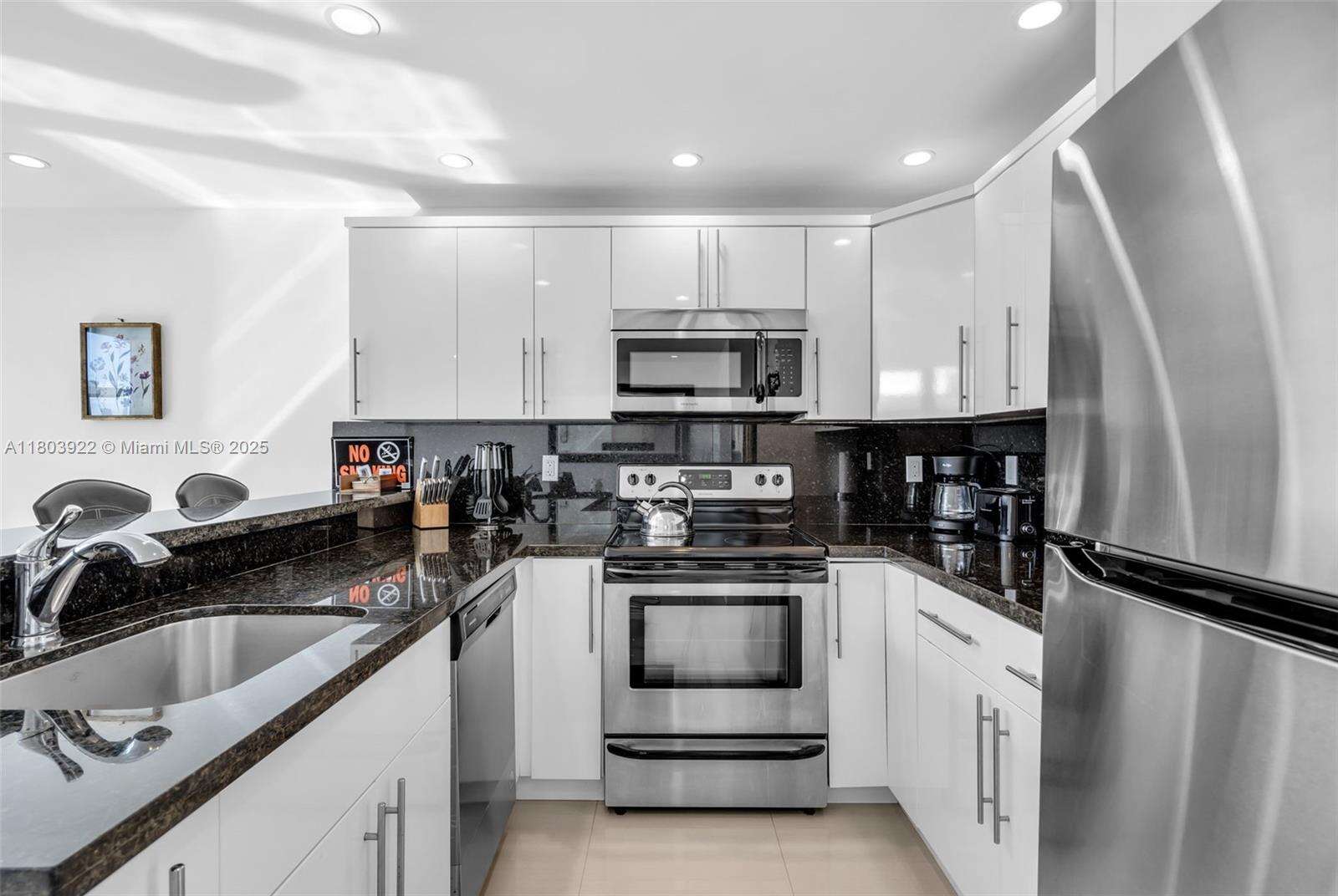 Roney Palace at 2301 Collins Ave, Miami Beach, FL 33139 - For Sale photo 11