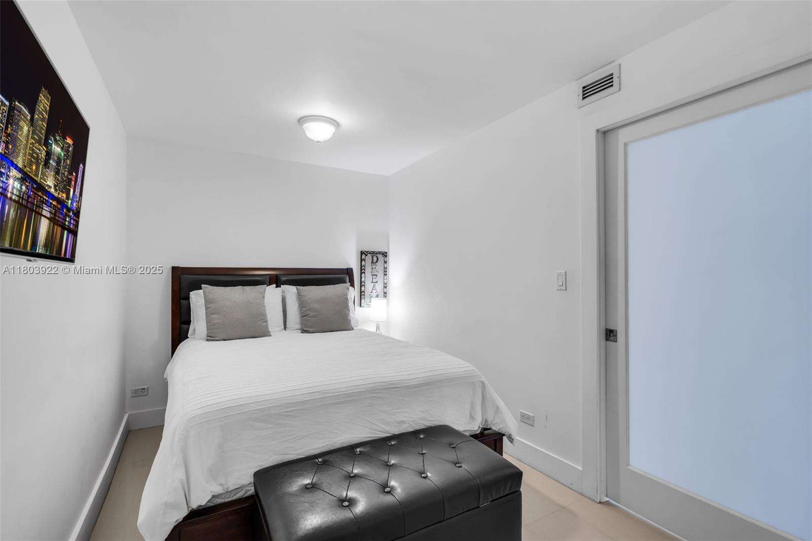 Roney Palace at 2301 Collins Ave, Miami Beach, FL 33139 - For Sale photo 14