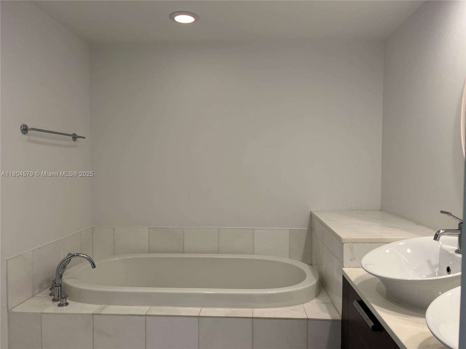 Artech at 2950 188th St, Aventura, FL 33180 - For Sale photo 13