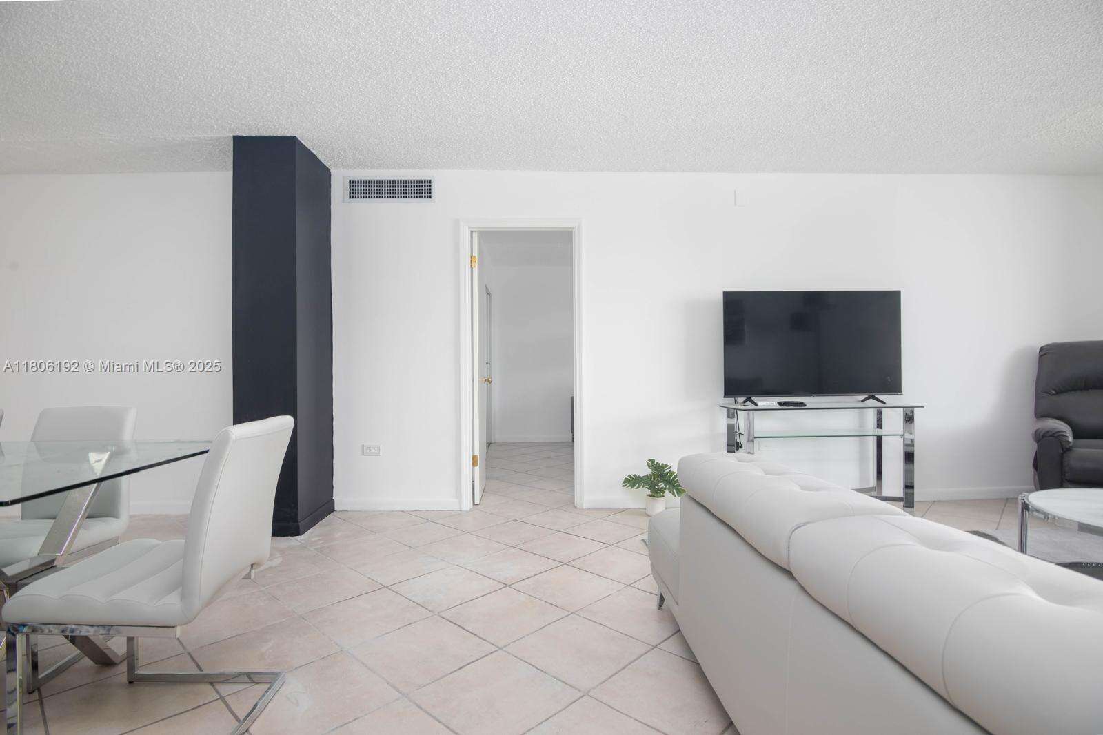 Oceanside Plaza at 5555 Collins Ave, Miami Beach, FL 33140 - For Sale photo 16