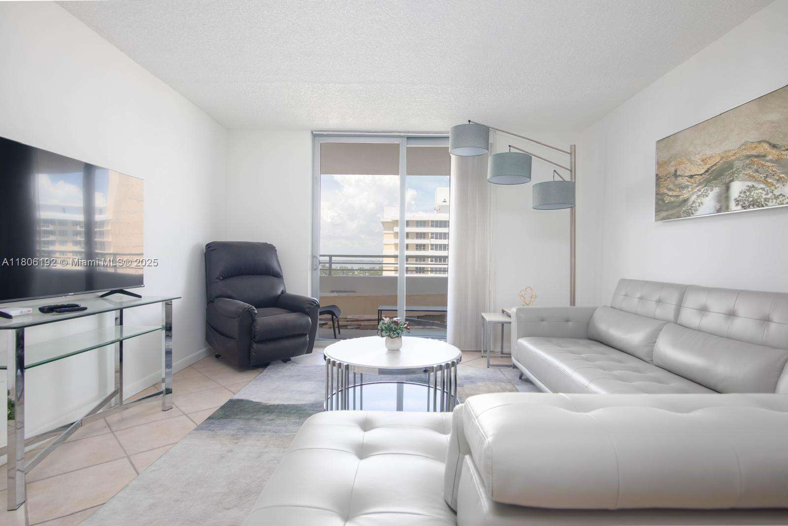 Oceanside Plaza at 5555 Collins Ave, Miami Beach, FL 33140 - For Sale photo 19