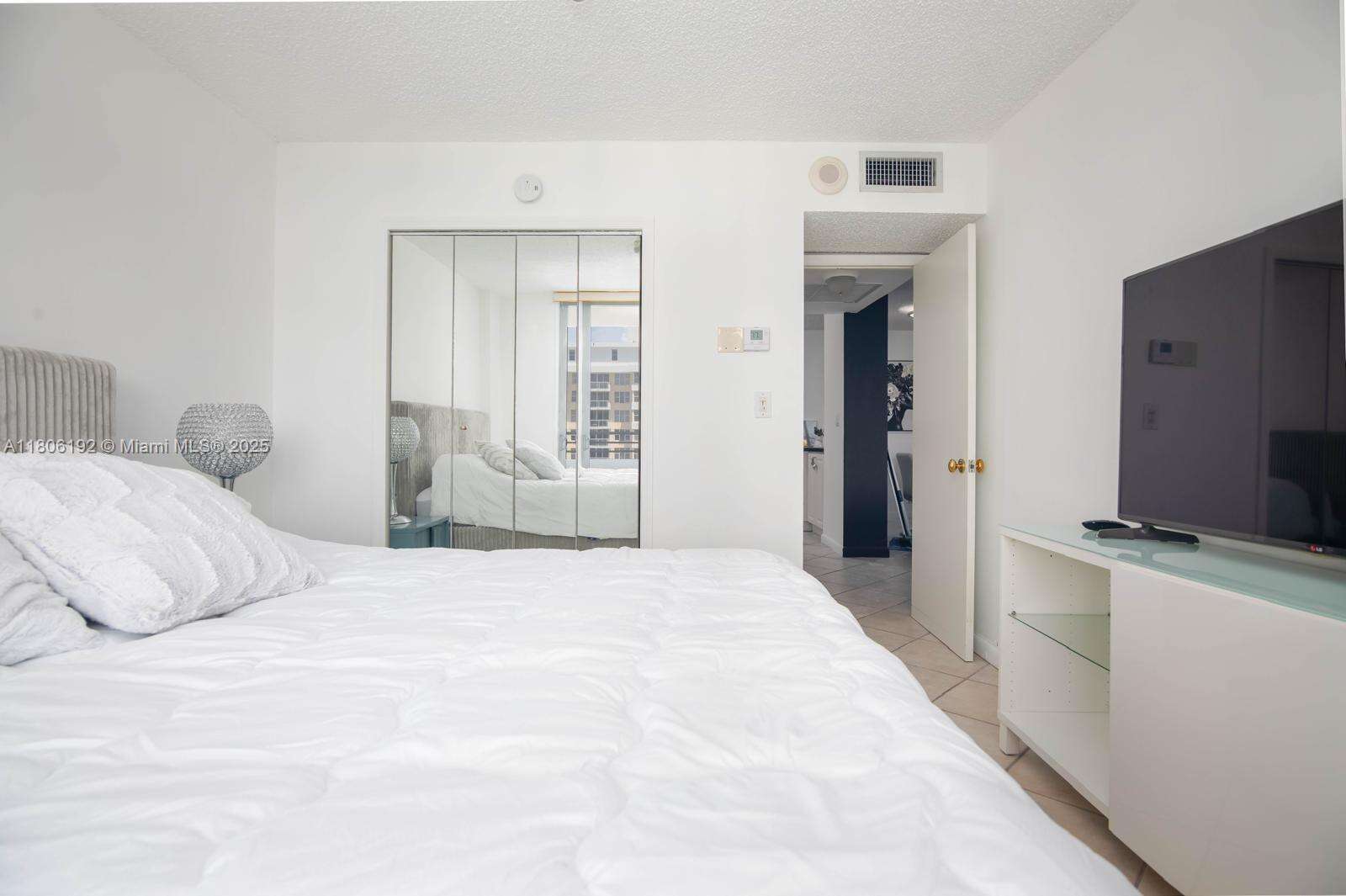 Oceanside Plaza at 5555 Collins Ave, Miami Beach, FL 33140 - For Sale photo 26