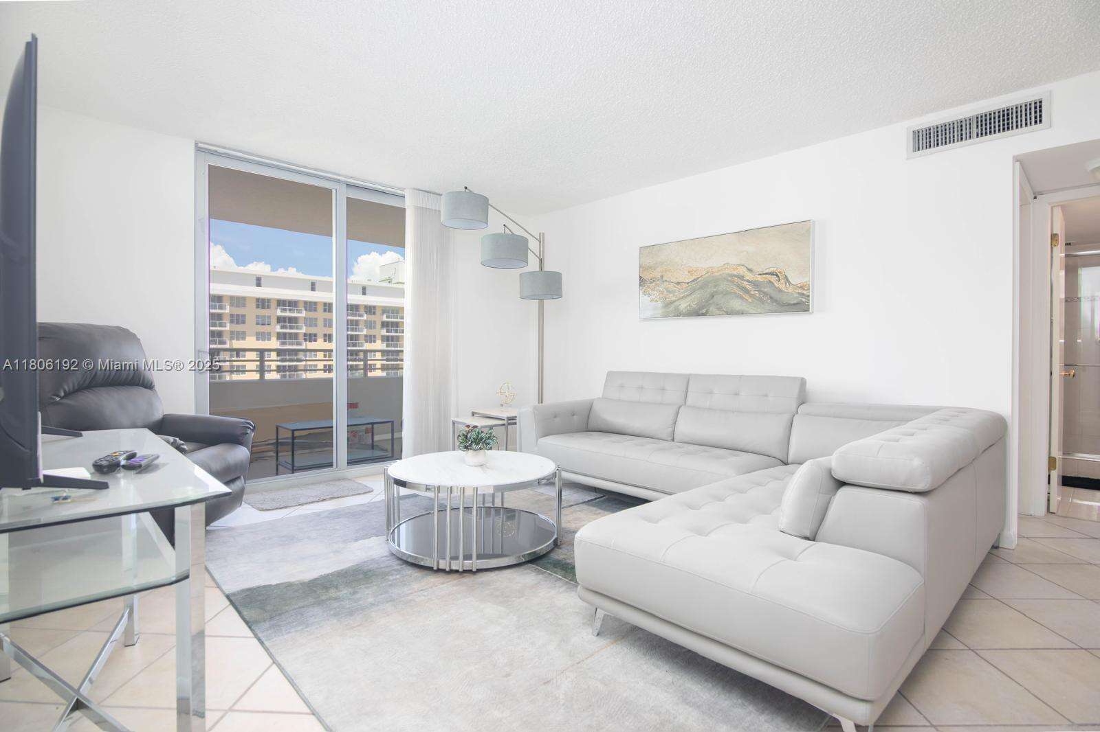 Oceanside Plaza at 5555 Collins Ave, Miami Beach, FL 33140 - For Sale photo 27