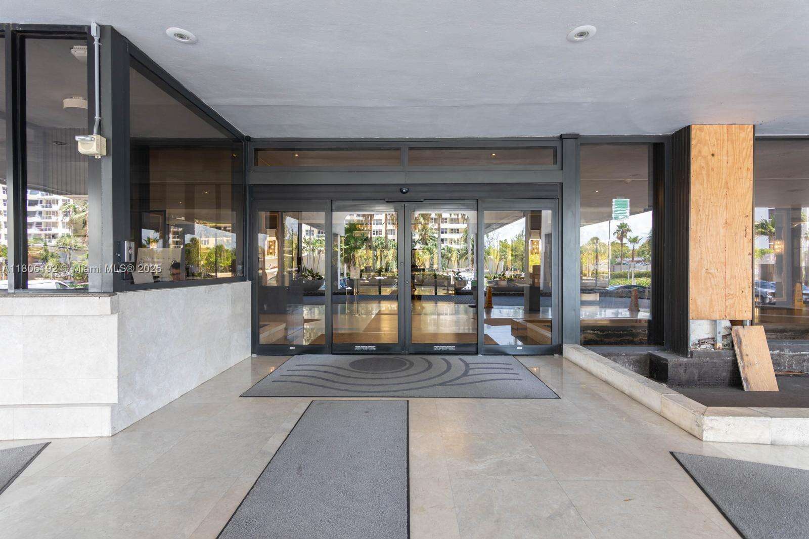 Oceanside Plaza at 5555 Collins Ave, Miami Beach, FL 33140 - For Sale photo 33