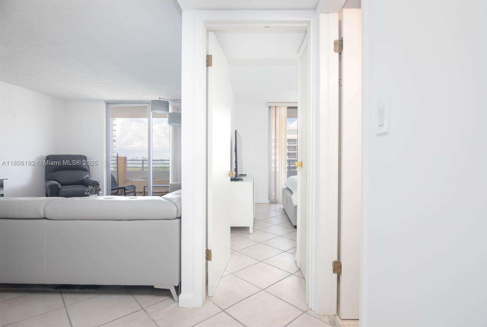 Oceanside Plaza at 5555 Collins Ave, Miami Beach, FL 33140 - For Sale photo 38