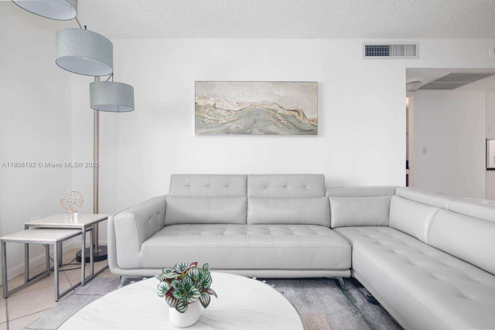 Oceanside Plaza at 5555 Collins Ave, Miami Beach, FL 33140 - For Sale photo 39
