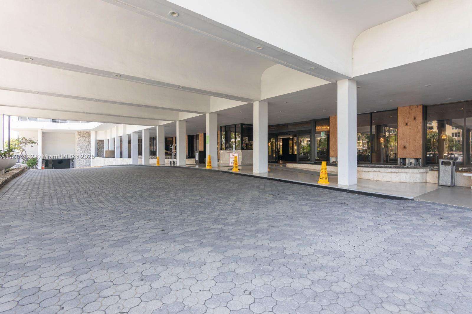 Oceanside Plaza at 5555 Collins Ave, Miami Beach, FL 33140 - For Sale photo 7