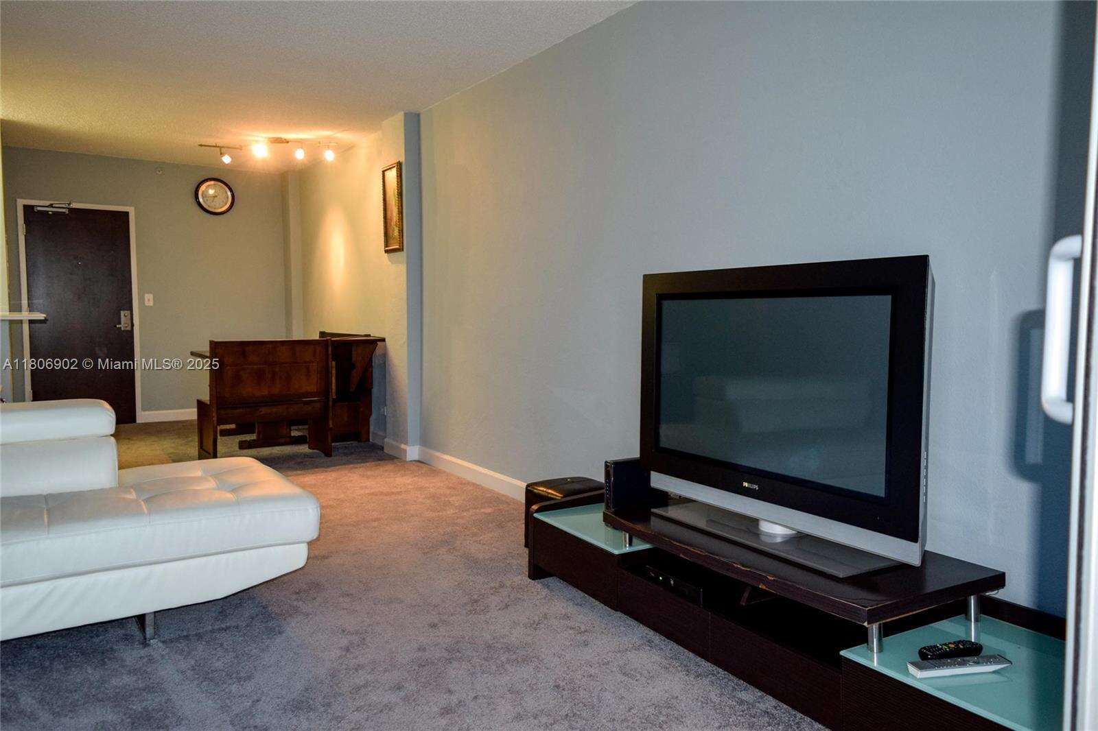 Flamingo South Beach at 1500 Bay Rd, Miami Beach, FL 33139 - For Sale photo 15