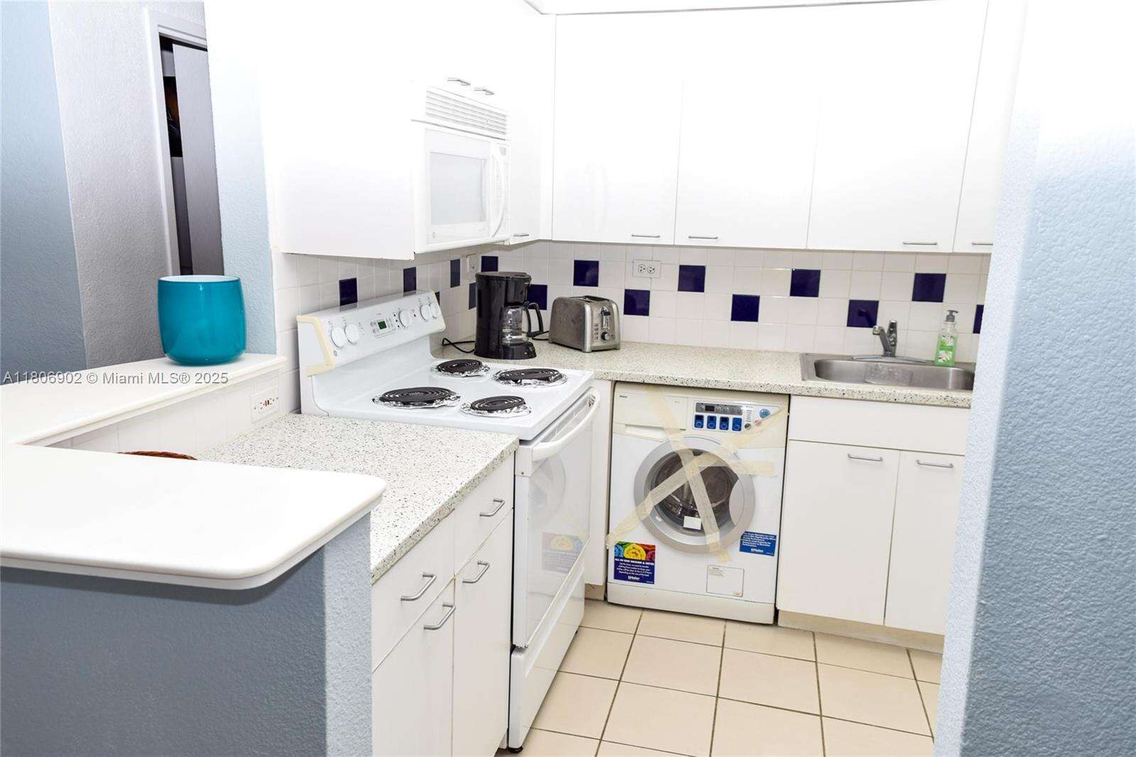 Flamingo South Beach at 1500 Bay Rd, Miami Beach, FL 33139 - For Sale photo 19