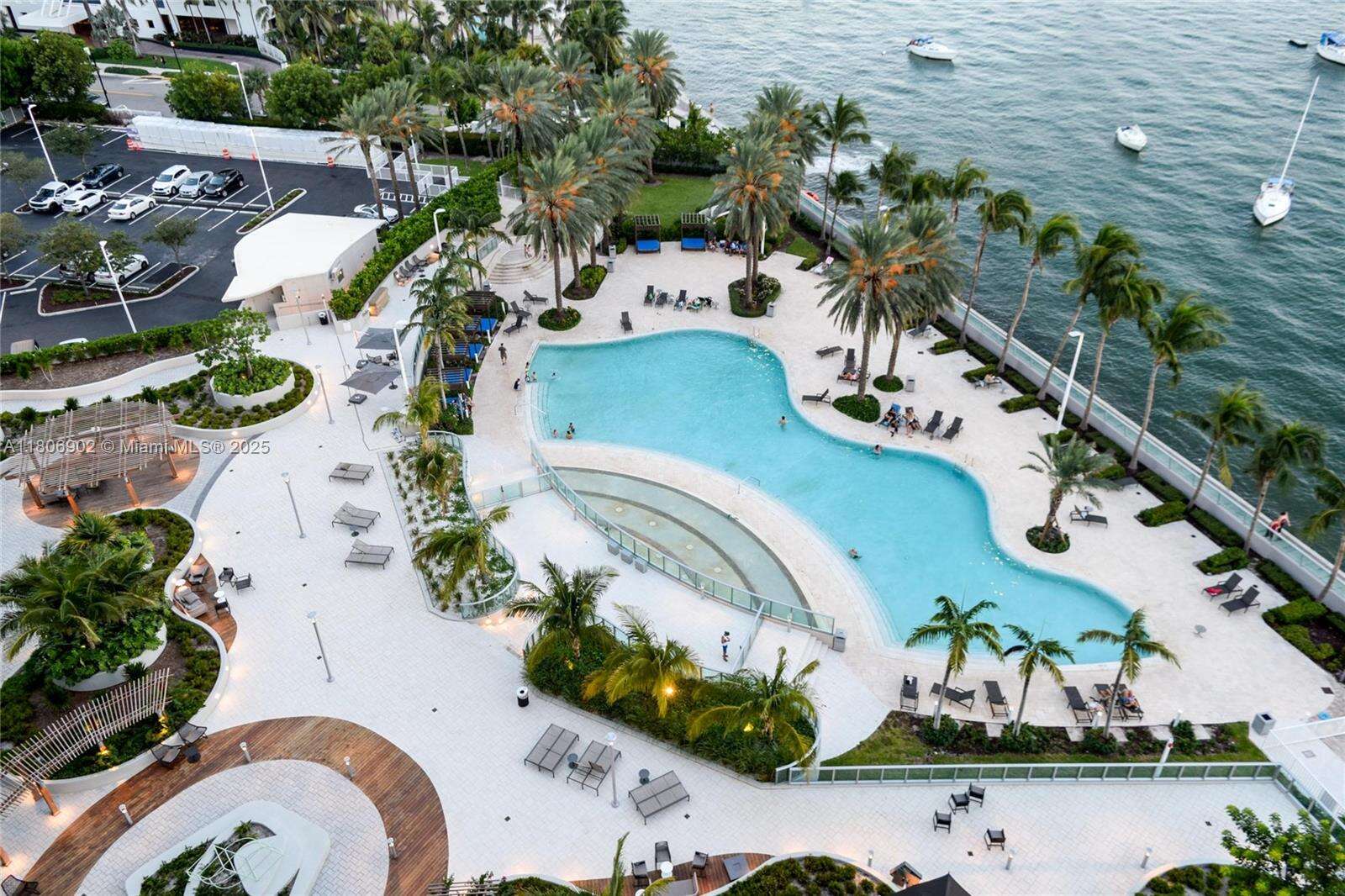 Flamingo South Beach at 1500 Bay Rd, Miami Beach, FL 33139 - For Sale photo 3