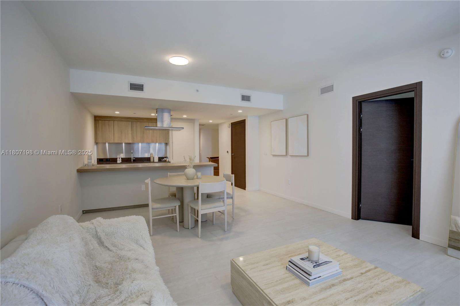 Brickell Flatiron at 1000 Brickell Plz, Miami, FL 33131 - For Sale photo 12