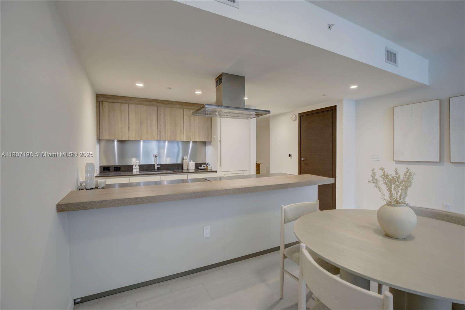 Brickell Flatiron at 1000 Brickell Plz, Miami, FL 33131 - For Sale photo 16