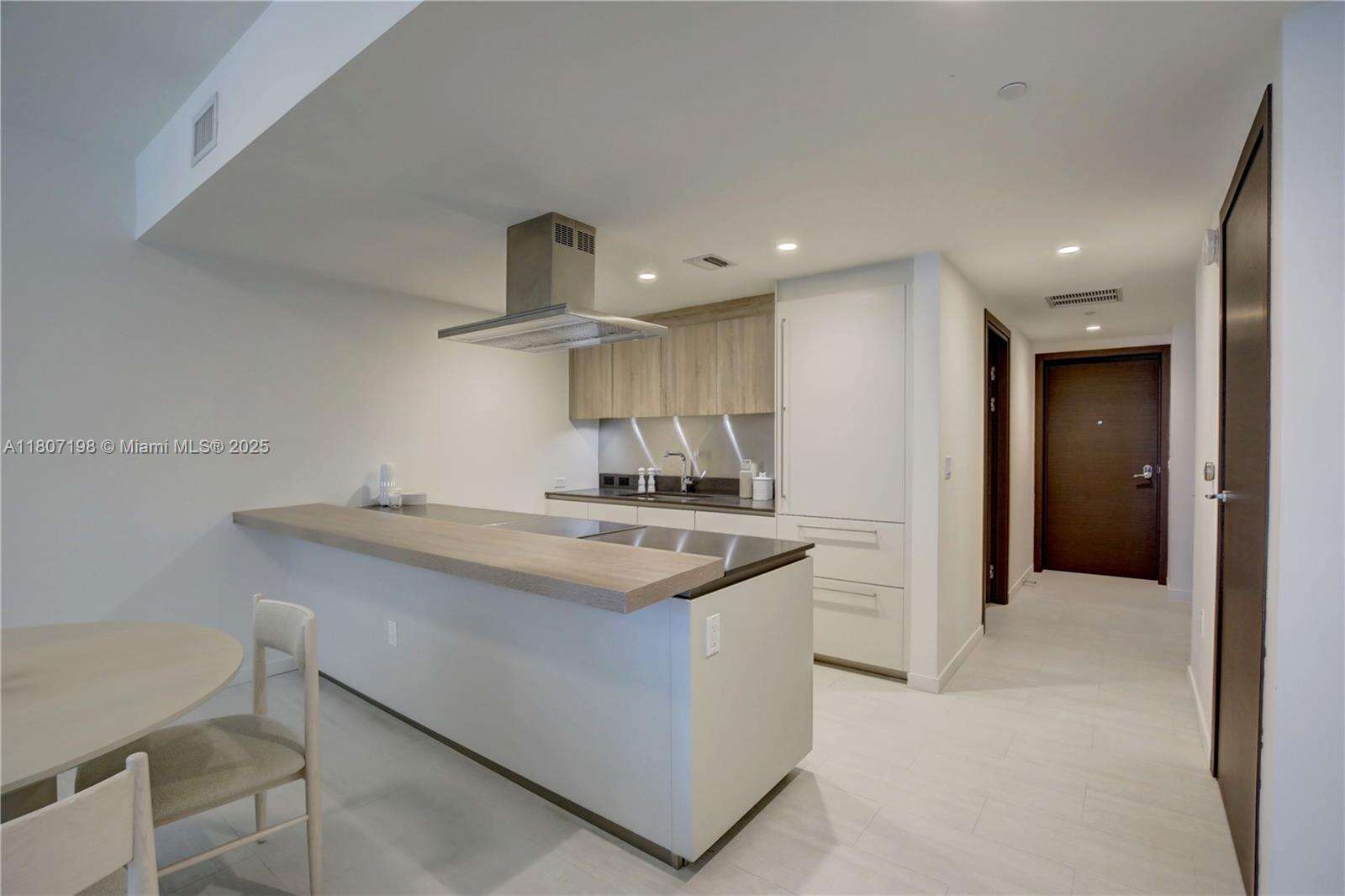 Brickell Flatiron at 1000 Brickell Plz, Miami, FL 33131 - For Sale photo 17