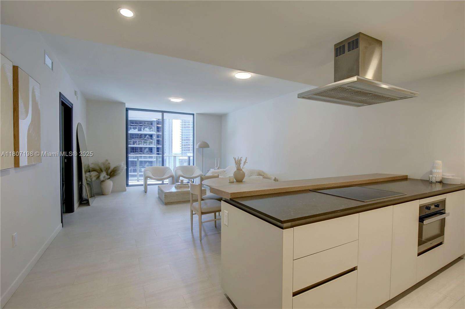 Brickell Flatiron at 1000 Brickell Plz, Miami, FL 33131 - For Sale photo 18