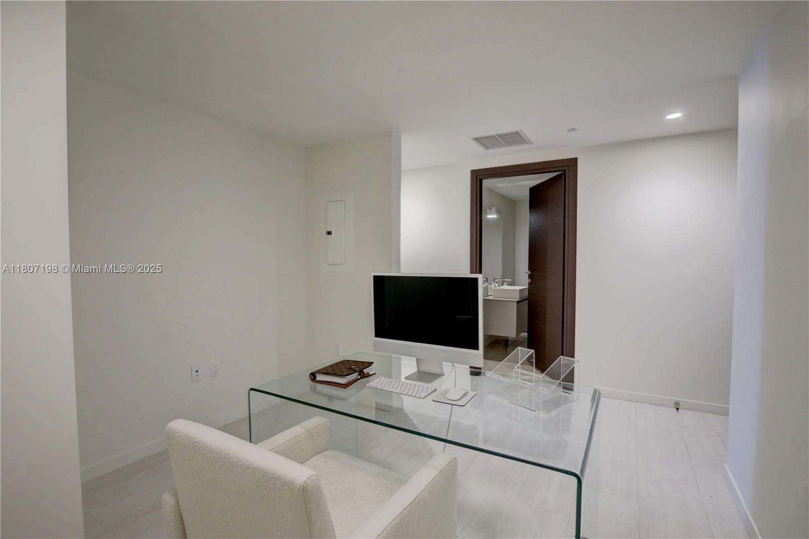 Brickell Flatiron at 1000 Brickell Plz, Miami, FL 33131 - For Sale photo 21