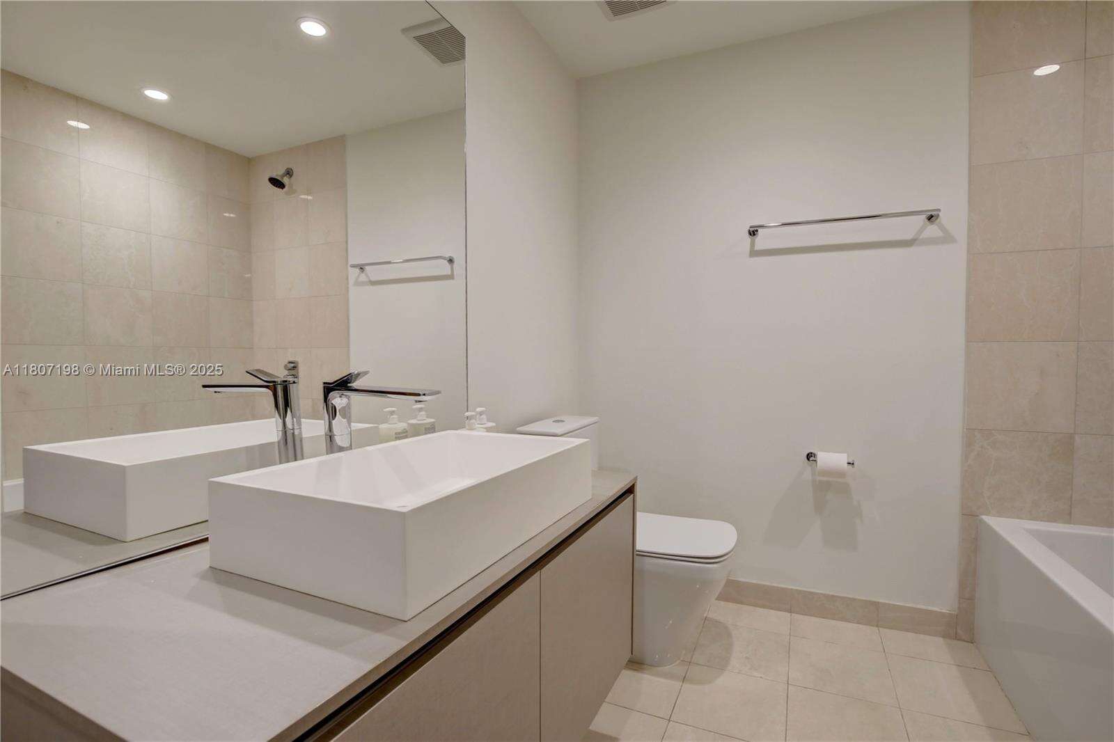 Brickell Flatiron at 1000 Brickell Plz, Miami, FL 33131 - For Sale photo 28