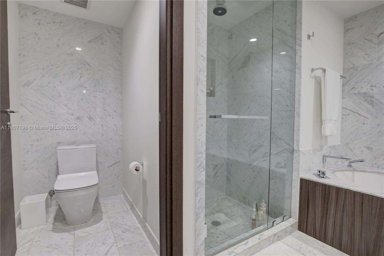 Brickell Flatiron at 1000 Brickell Plz, Miami, FL 33131 - For Sale photo 32