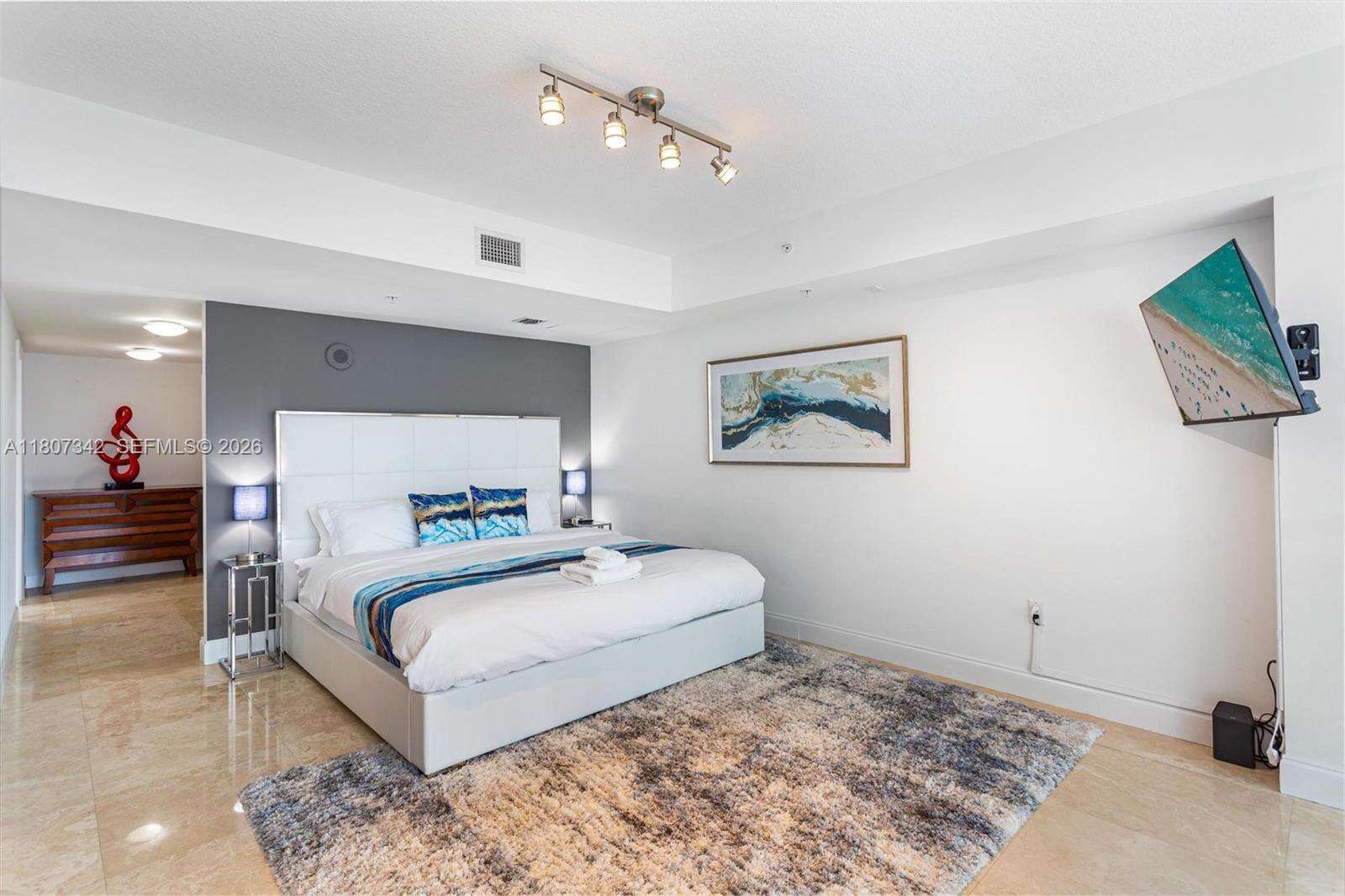 Brickell On The River at 41 5 St, Miami, FL 33131 - For Sale photo 5