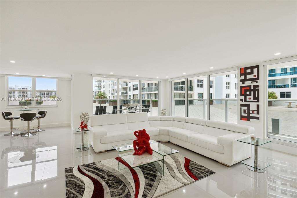 Aquarius at 2751 Ocean Dr, Hollywood, FL 33019 - For Sale photo 1
