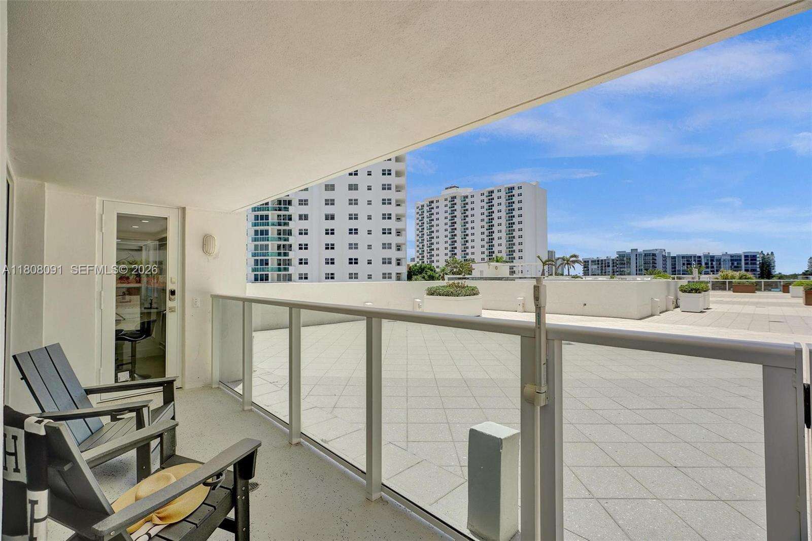 Aquarius at 2751 Ocean Dr, Hollywood, FL 33019 - For Sale photo 7