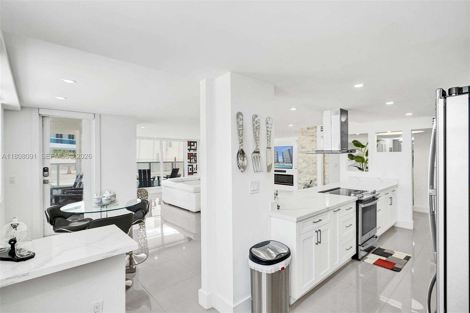 Aquarius at 2751 Ocean Dr, Hollywood, FL 33019 - For Sale photo 10