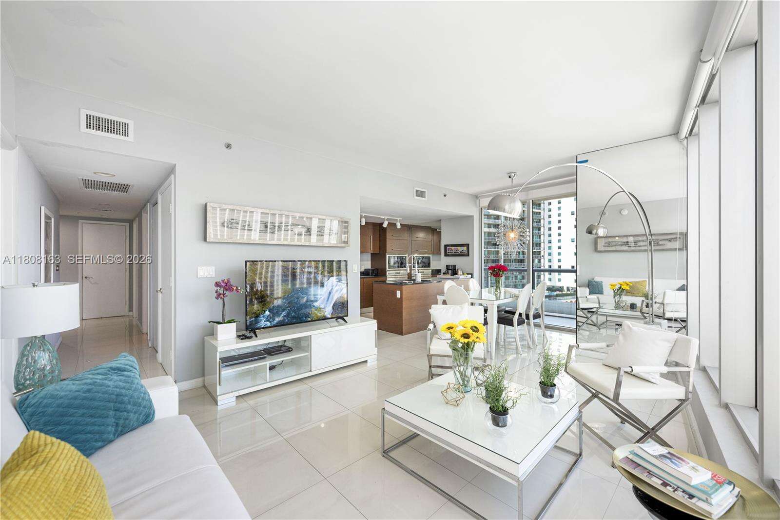 Icon Brickell 3 at 485 Brickell Ave, Miami, FL 33131 - For Sale photo 3