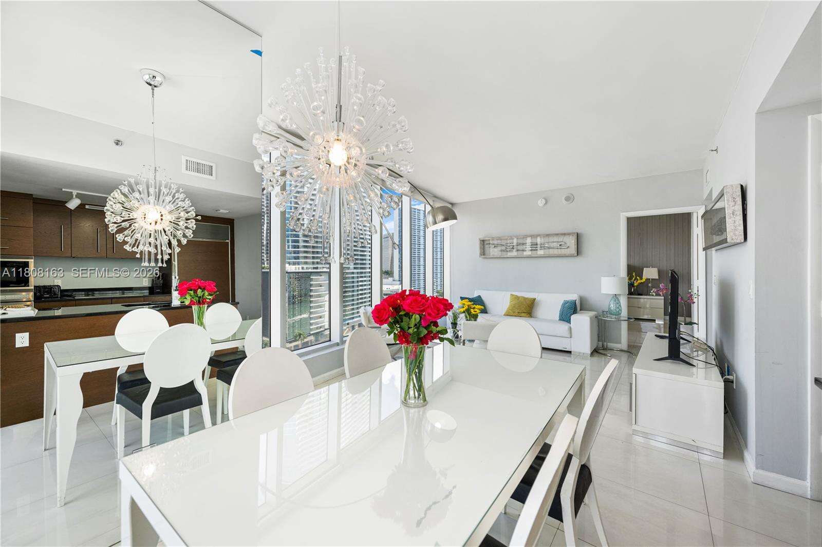 Icon Brickell 3 at 485 Brickell Ave, Miami, FL 33131 - For Sale photo 4