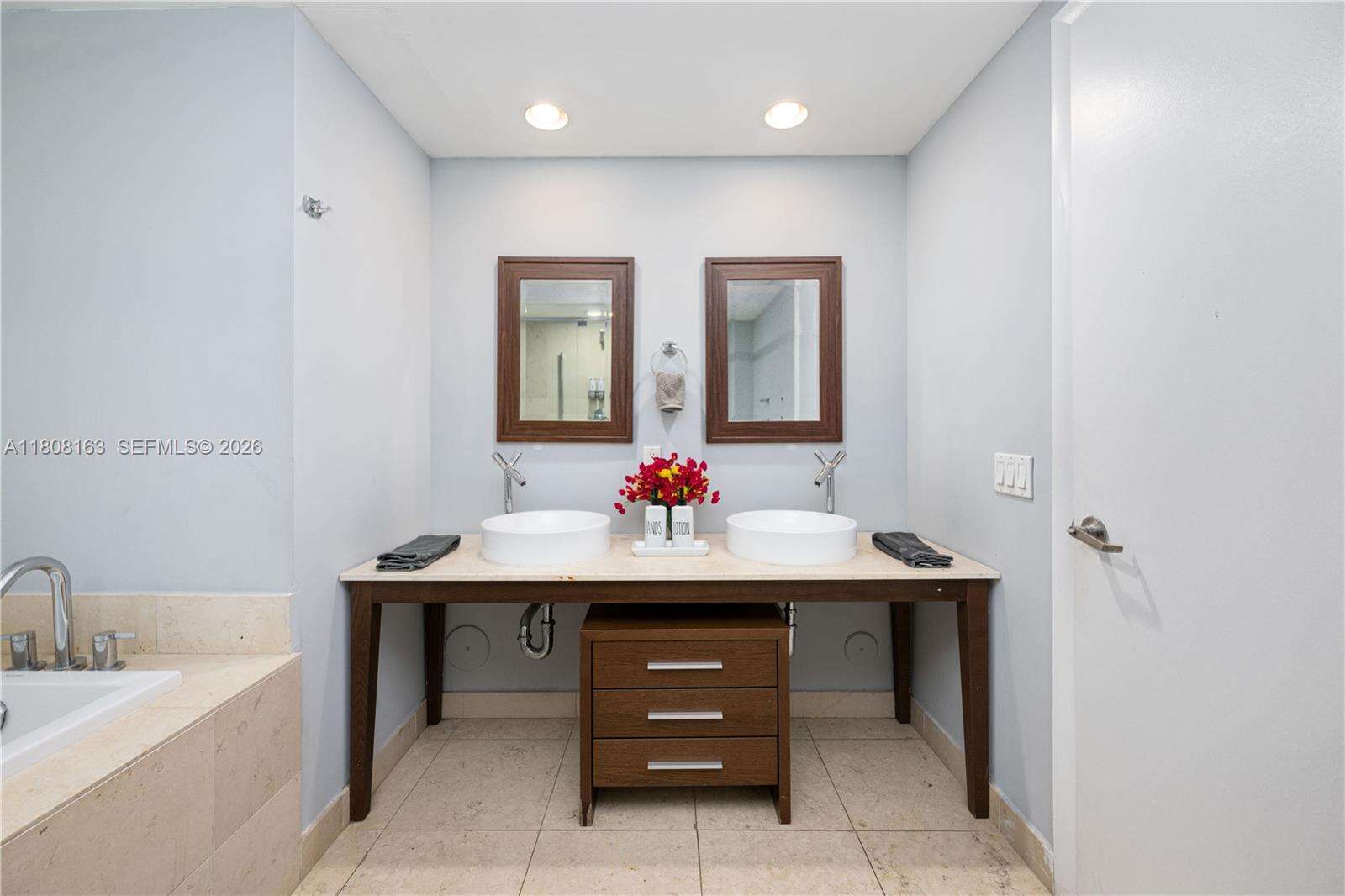 Icon Brickell 3 at 485 Brickell Ave, Miami, FL 33131 - For Sale photo 10