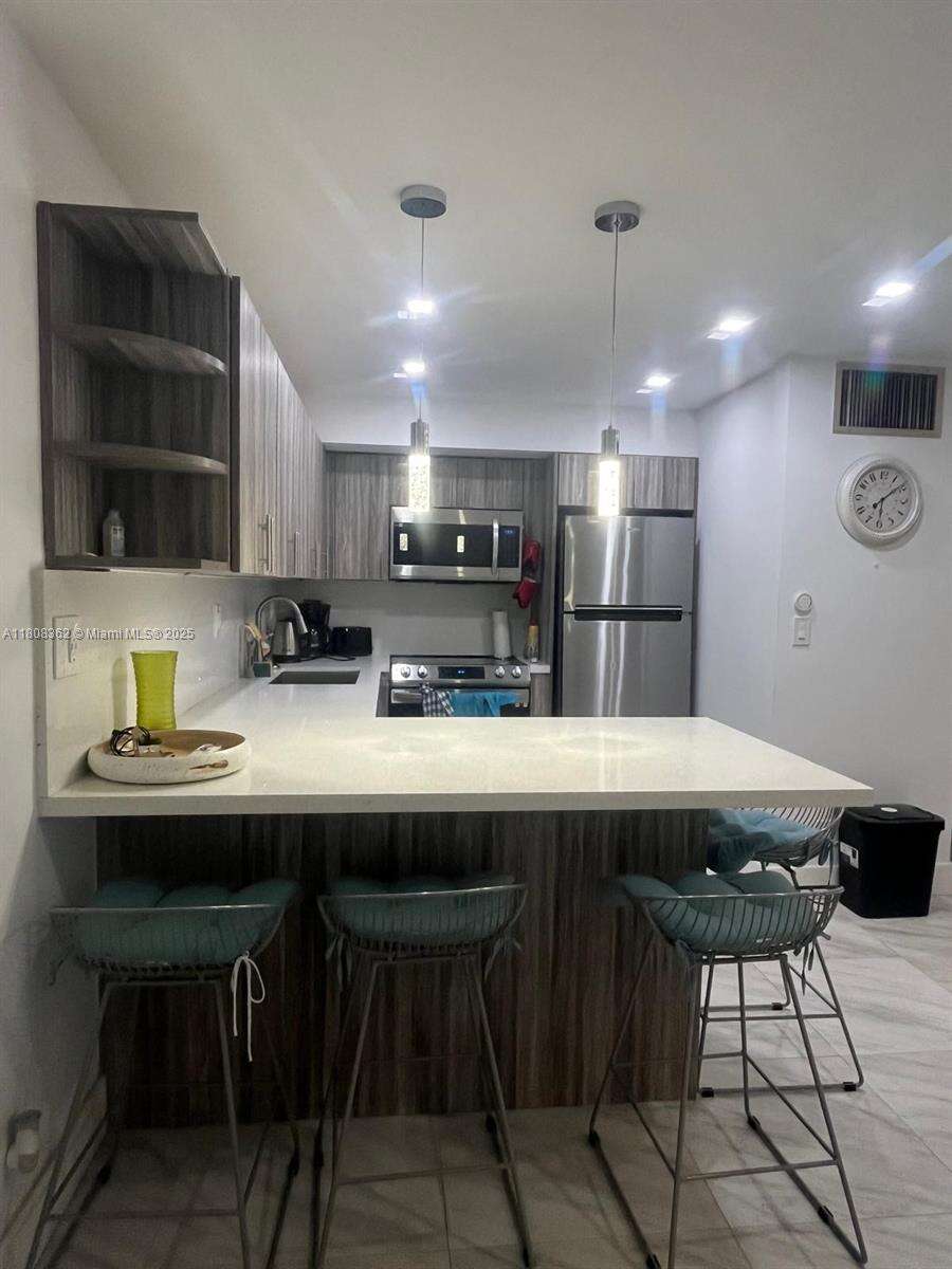 Warrenton House Condos for Sale & Rent | Picture 1